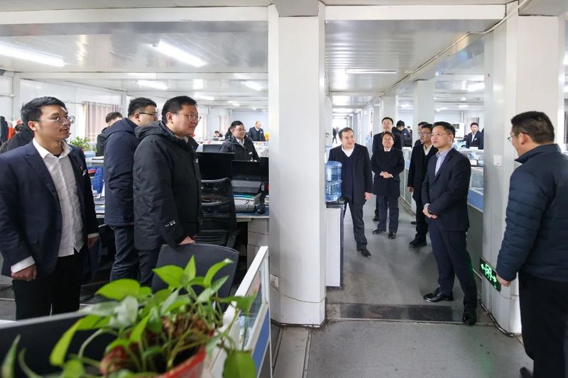 新春走起來 | 設(shè)備公司鉚足干勁奔赴蛇年新征程